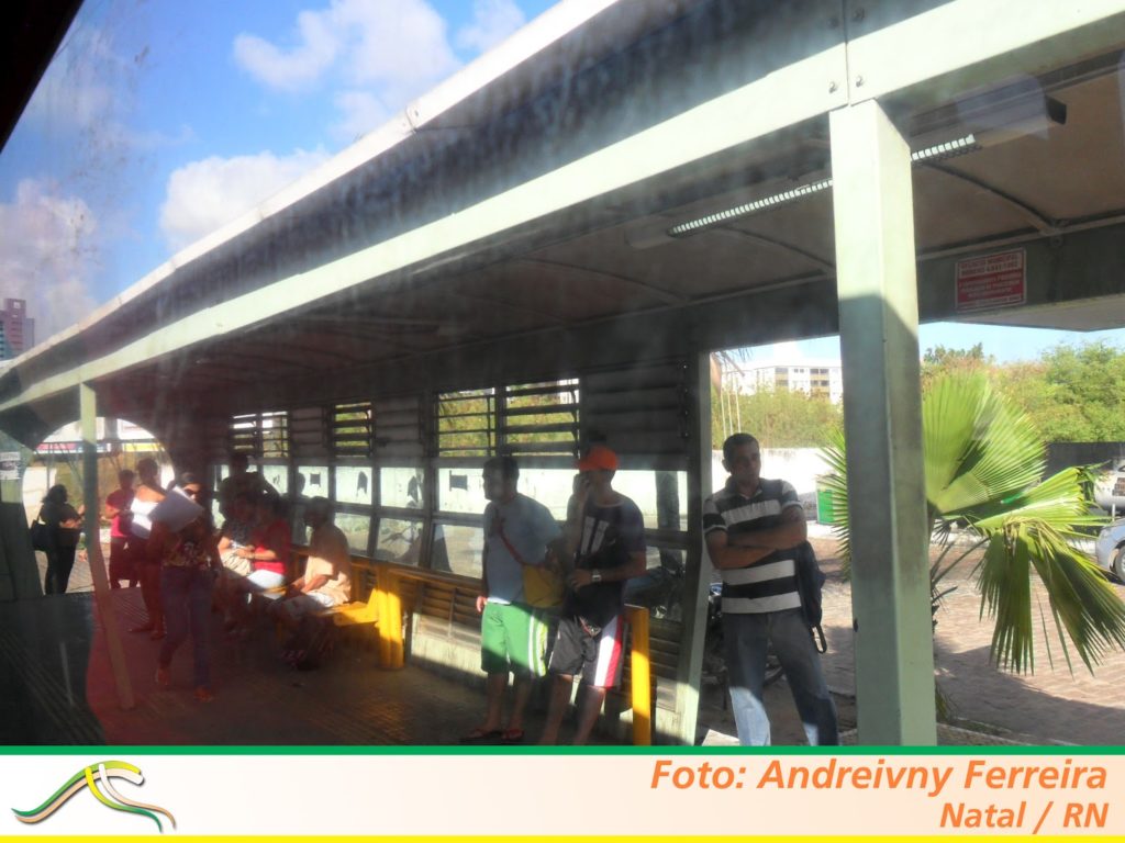 Projeto proíbe publicidade em postes, placas de trânsito e paradas de ônibus 2 SAM 1771
