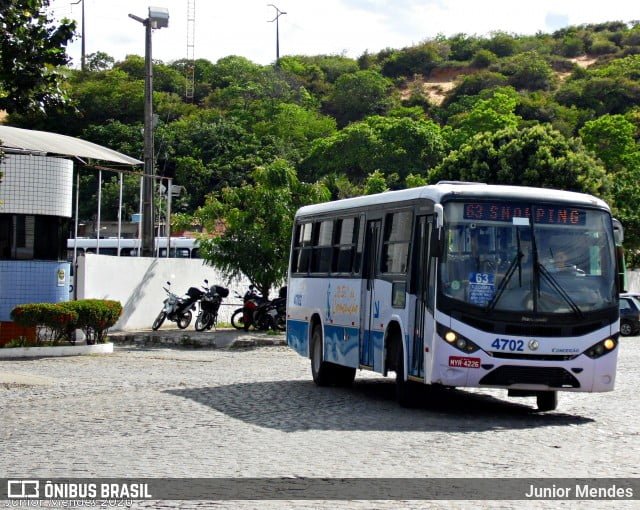 Prefeito de Natal recua e marca reunião para decidir suspensão do transporte 2 4d69523569e5bebc9e02e03bc2d54bd0