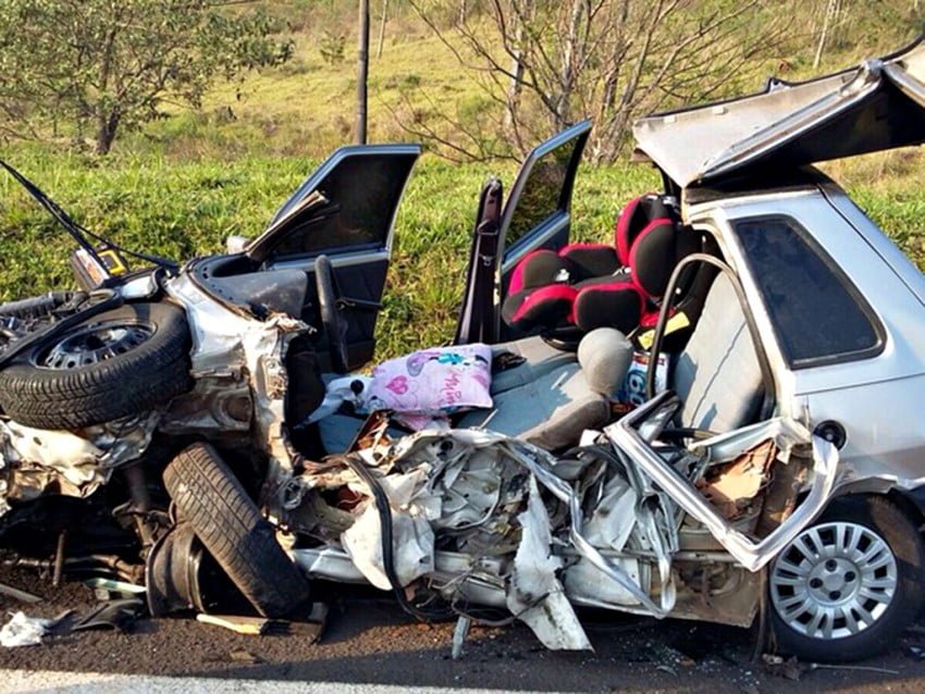 CNT: com 67 mil acidentes, Brasil perdeu R$ 10,2 bilhões em 2019 4 acidente carro botucatu sp 15092015 001 850x638 1