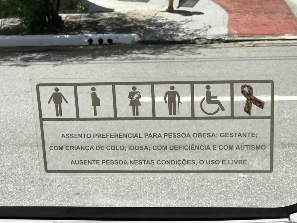 Ônibus de São Paulo passam a incluir símbolo do autismo nos assentos preferenciais; Informação já está presente nos ônibus de Natal 2 whatsapp image 2020 03 06 at 16.50.49