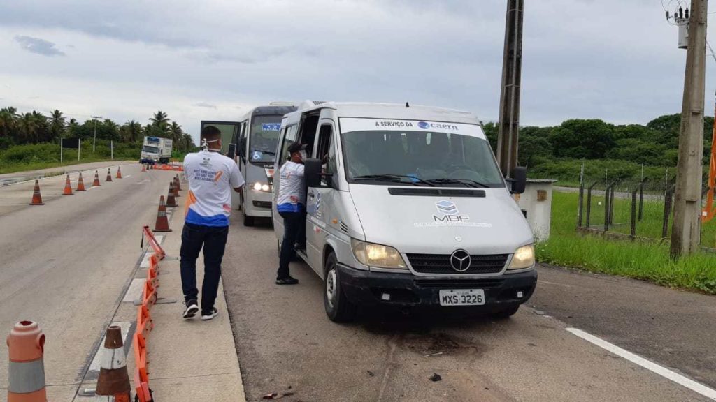 Ação conjunta nas rodovias potiguares é iniciada para combater proliferação do novo Coronavírus 9 Foto abordagem BS