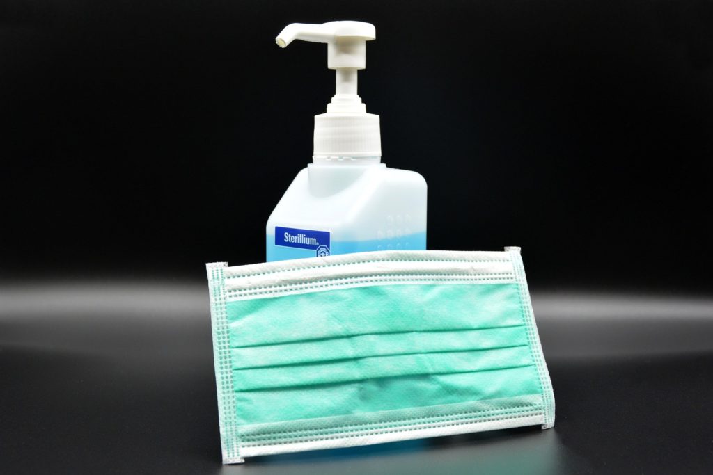 SP: Uso de máscaras vai ser obrigatório no transporte público a partir de 4 de maio 2 hand disinfection 4954816 1920