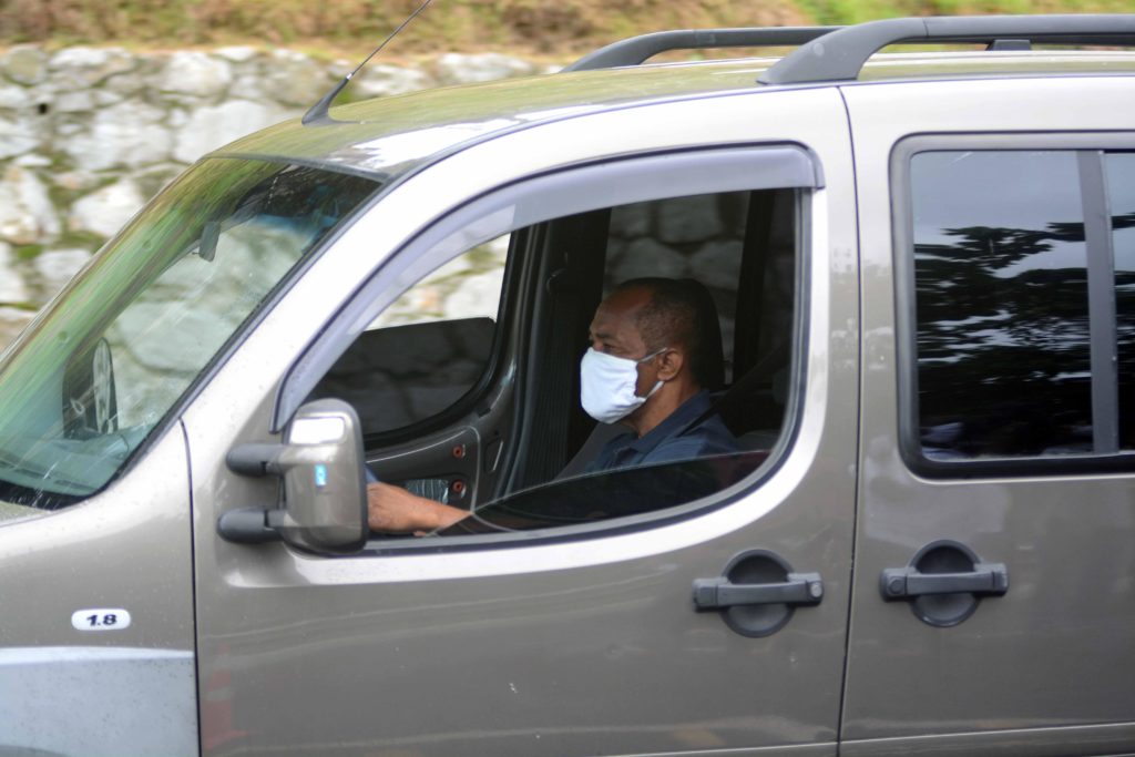 Categorias do transporte ficam de fora de lei que amplia auxílio emergencial de R$ 600 10 24 04 22020 Prefeitura faz primeira Blitz das Mscaras Foto Jefferson Peixoto Secom Pms 3