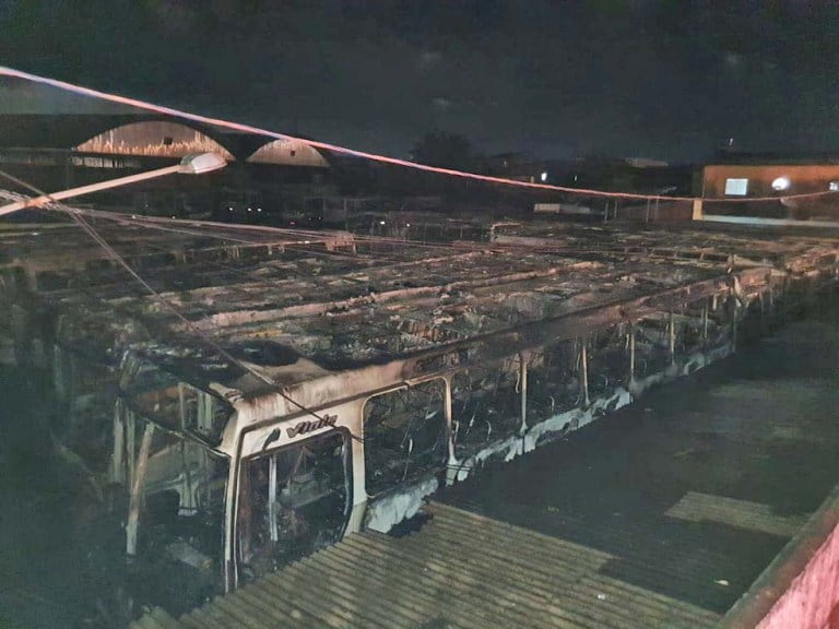 Belém: Incêndio atinge garagem de ônibus e destrói 14 veículos no bairro Terra Firme 10 incendio