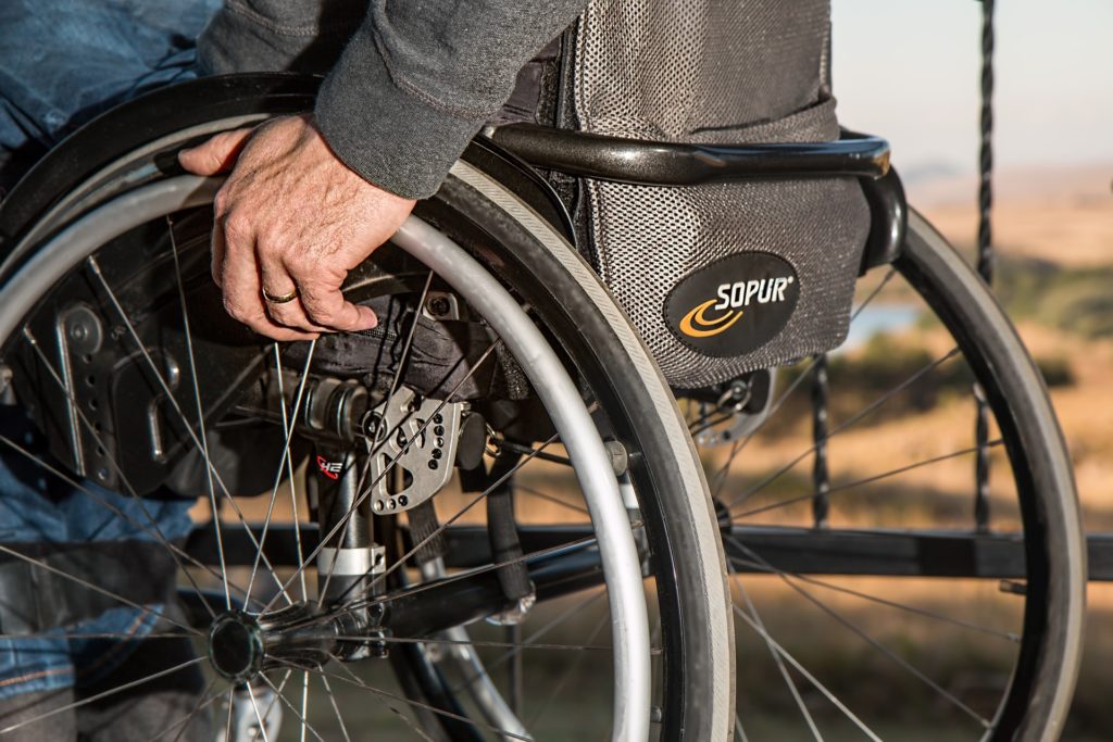 Passe Livre: Ministério da Infraestrutura estende validade de benefício para pessoas com deficiência 4 wheelchair 749985 1920 Pixabay 1