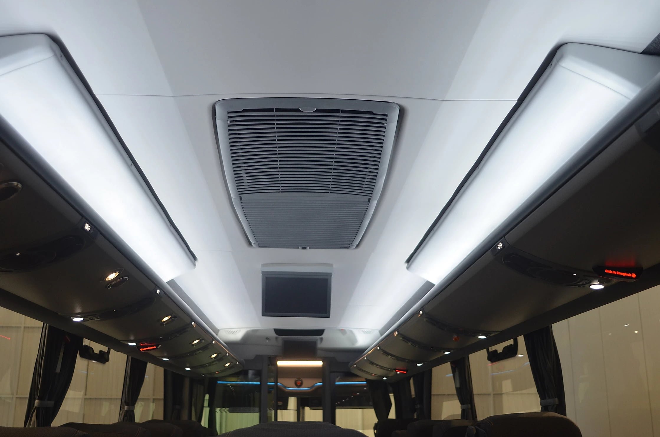 Marcopolo recicla 1 milhão de garrafas PET para produzir componente de ônibus
