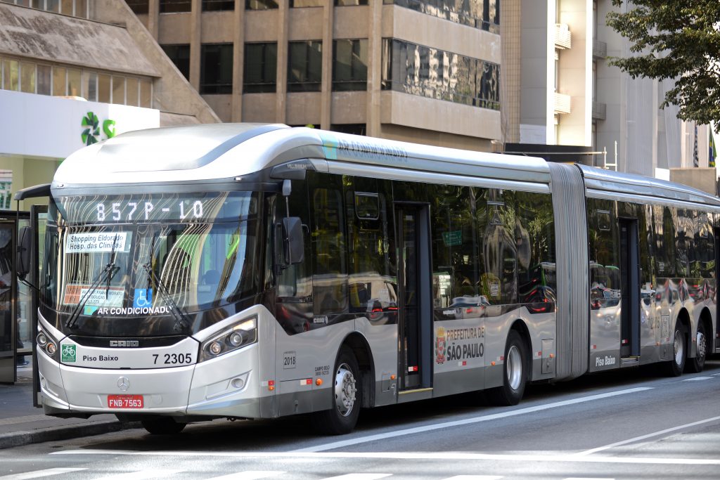 Mercedes-Benz destaca a importância do transporte coletivo na volta ao normal 2 Articulado Mercedes Benz