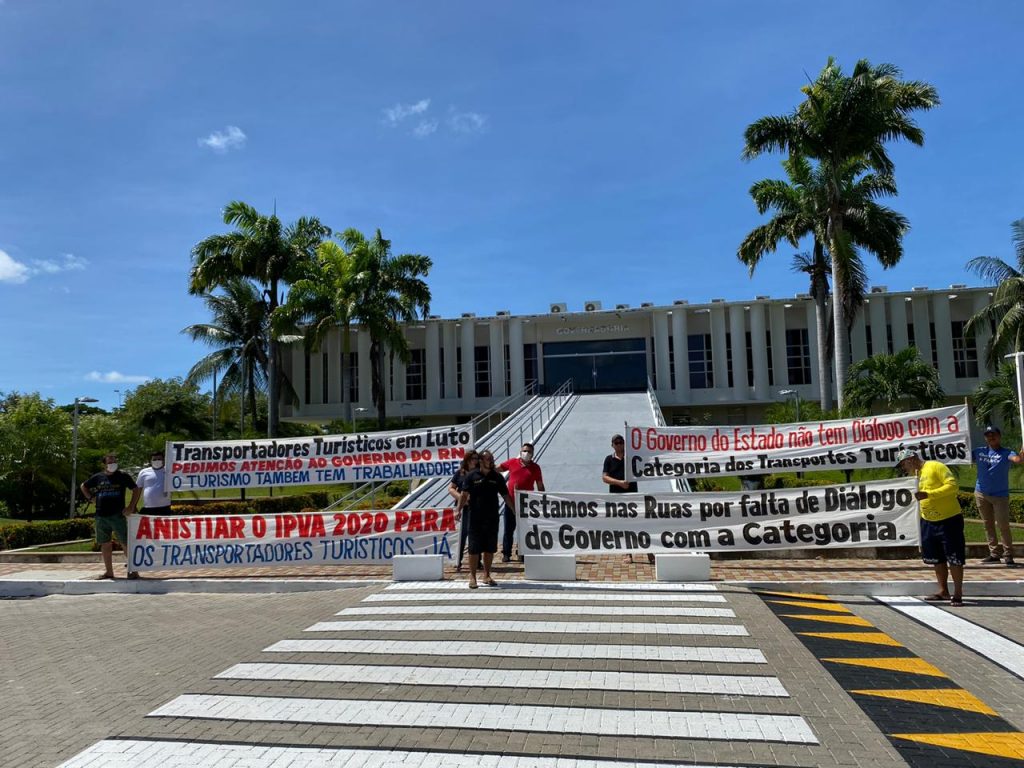Sindetranstur-RN promoverá ação pedindo anistia do IPVA dos ônibus de turismo no RN 2 WhatsApp Image 2020 04 13 at 10.22.36