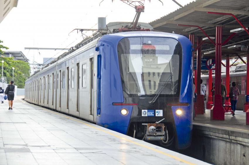 Trens metropolitanos da SuperVia, no Rio, passam a aceitar pagamentos por aproximação Visa 2 novo trem super via 850x564 1