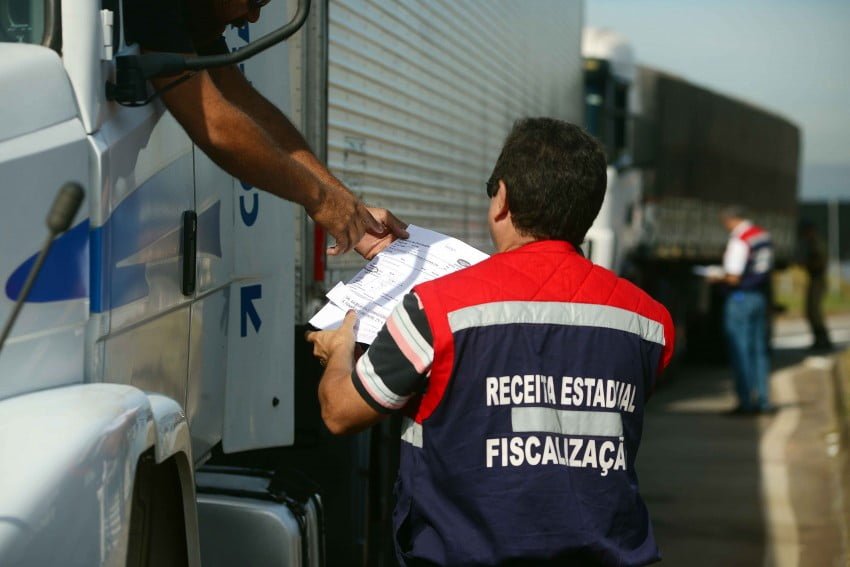 operacao impacto fiscal realiza operacoes de fiscalizacao em pontos estrategicos nas rodovias 850x567 1