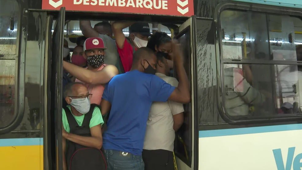 Aglomeração diária põe pessoas em risco 2 ti afogados