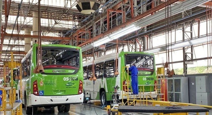 Em audiência solicitada pelo Sindicato dos Metalúrgicos, Marcopolo se compromete a não demitir até dia 14 10 ONIBUS NOVOS