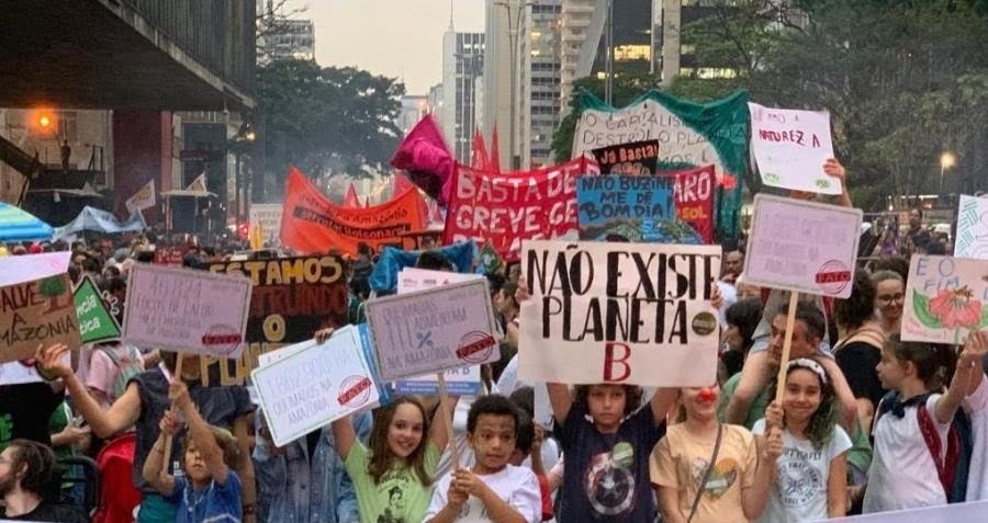 Famílias processam governo de SP por estímulo a veículos poluidores 2 coletivo leva criancas a protesto na av paulista em 20191