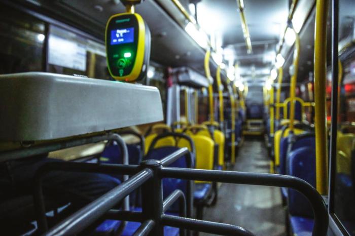 Como a suspensão na reposição de cobradores pode afetar o transporte público em Porto Alegre 2 27459187