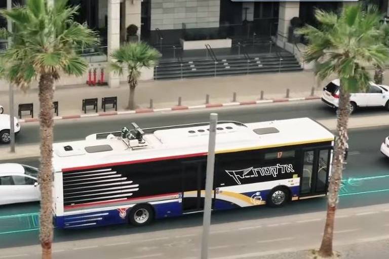 Internacional: Tel Aviv testa sistema que carrega ônibus elétricos com placas embaixo do asfalto 2 Divulgacao Folha SP