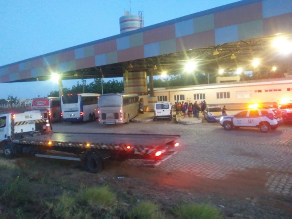 Quatro veículos que faziam transporte clandestino são apreendidos durante fiscalização da ANTT em Mossoró
