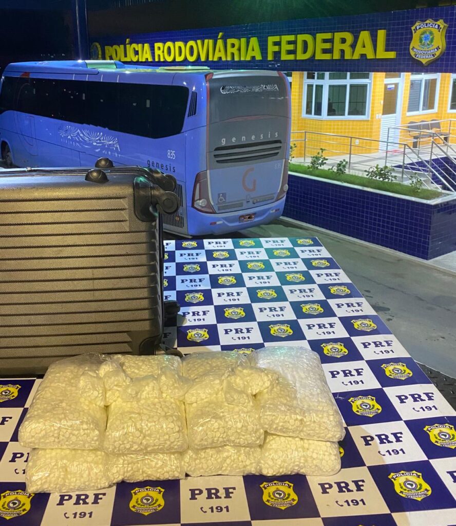 PRF na Bahia prende passageira de ônibus com 45 mil comprimidos da droga usada no golpe “Boa Noite Cinderela” 2 WhatsApp Image 2020 10 17 PRF