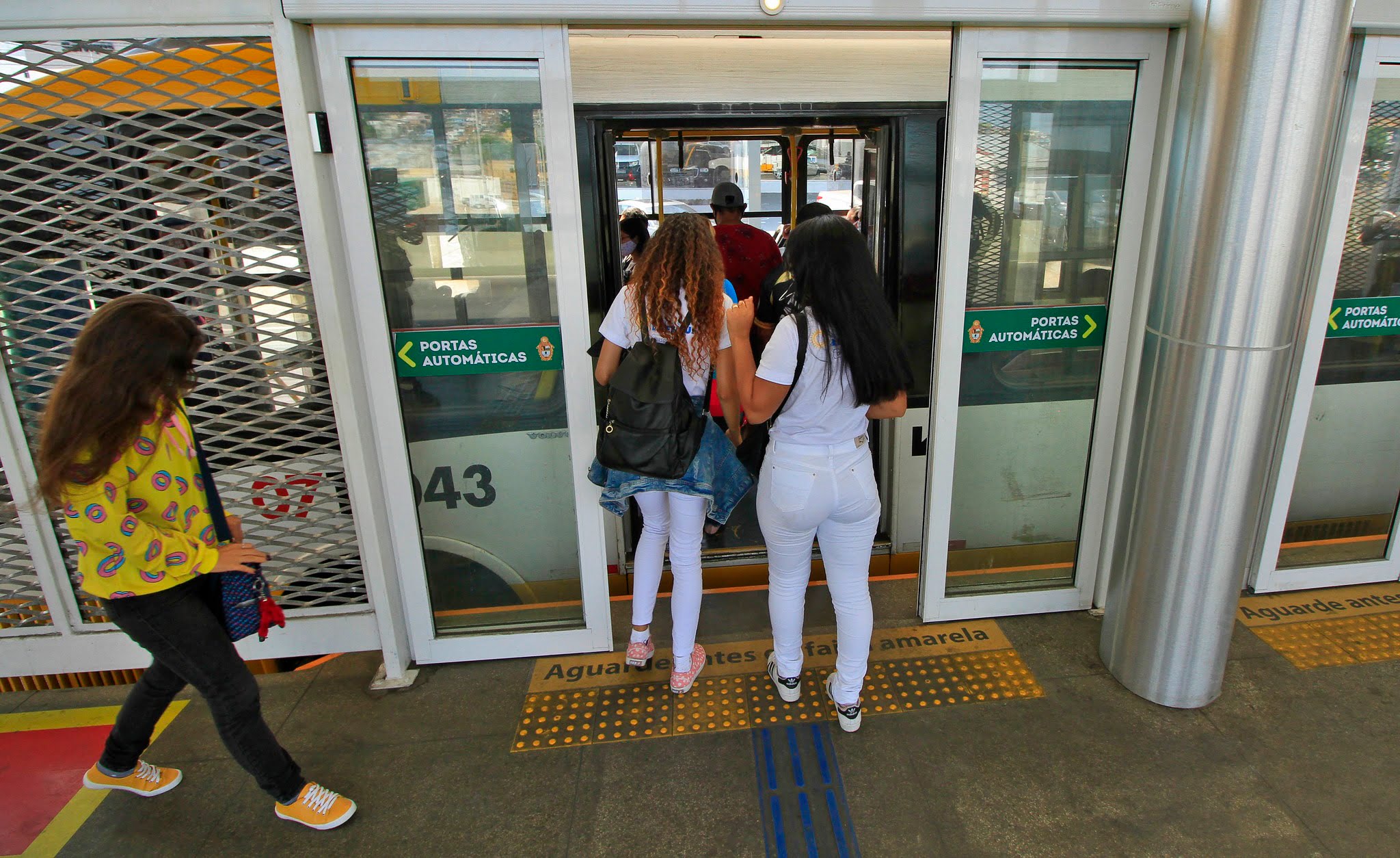 Câmara: Projeto autoriza desembarque de usuária de ônibus fora dos pontos preestabelecidos à noite