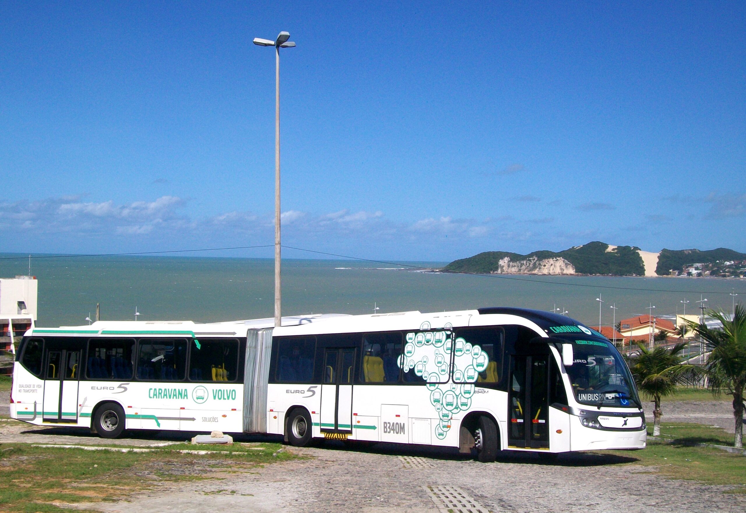 Volvo alcança marca de 100 concessionárias de caminhões e ônibus o País 2 Caravana Volvo scaled