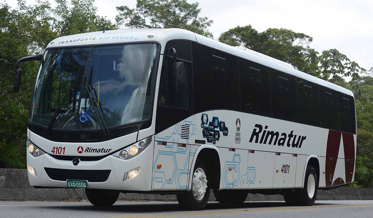 Mercedes-Benz lança primeiro chassi dedicado a ônibus de fretamento