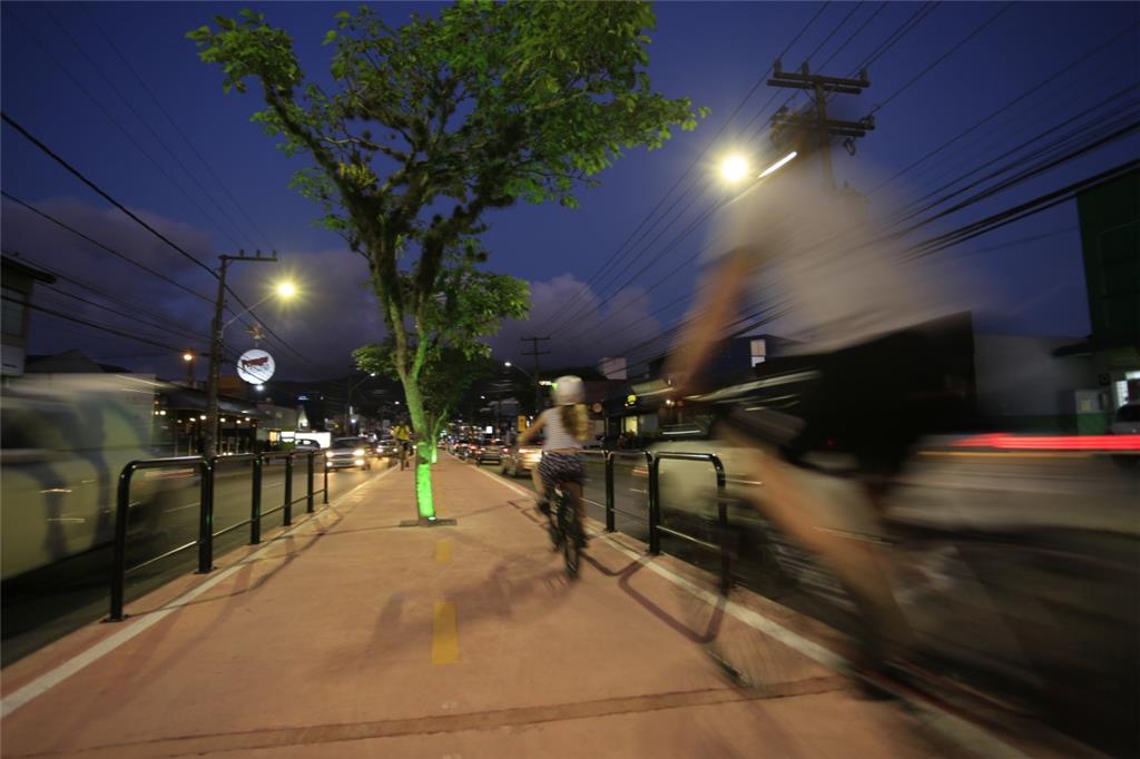 Florianópolis ganha ciclovia elevada, com árvores, e trechos em ciclofaixa 2 ciclovia na av madre benvenuta nos moldes da av paulista1