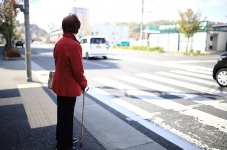 No Japão, apenas 23% param para o pedestre em faixas sem semáforo 2 em vias sem semaforo o japones sofre para atravessar1
