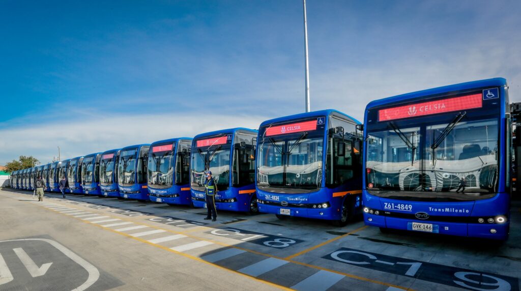 Internacional: BYD entrega 470 ônibus 100% elétricos em Bogotá 2 Epgd7ASW8AAm4Zu BYD Europe