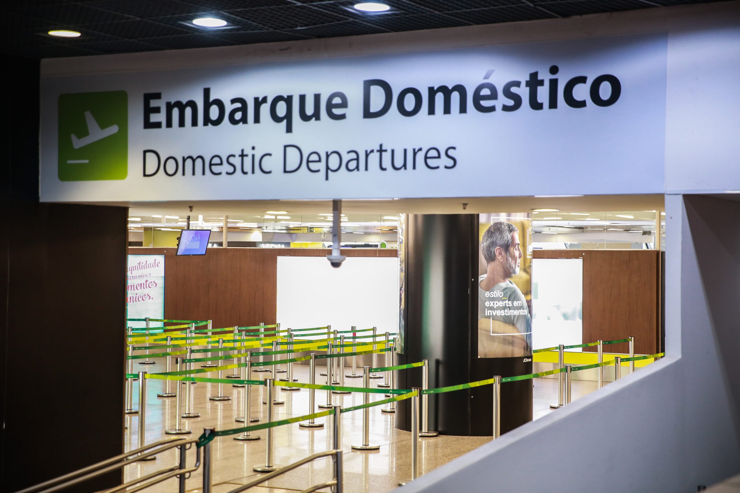 Procura por voos diminui e aumenta lotação de ônibus em viagens ligando Fortaleza à Recife e Natal