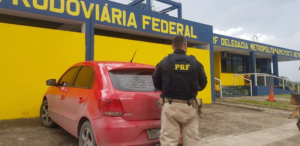 Casal cai em blitz e mulher descobre que companheiro usava nome falso há 12 anos para esconder crime 10 blitz prf