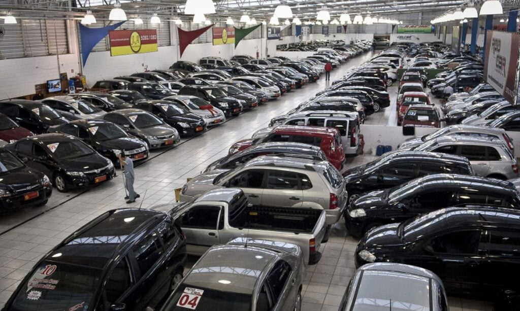 Venda de veículos automotores tem queda de 8,16% em janeiro 2 carros marcelo camargo Agencia Brasil
