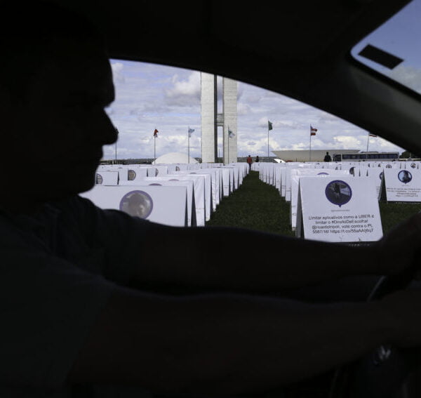 Justiça reconhece motorista de aplicativo como trabalhador avulso e garante pagamento de direitos