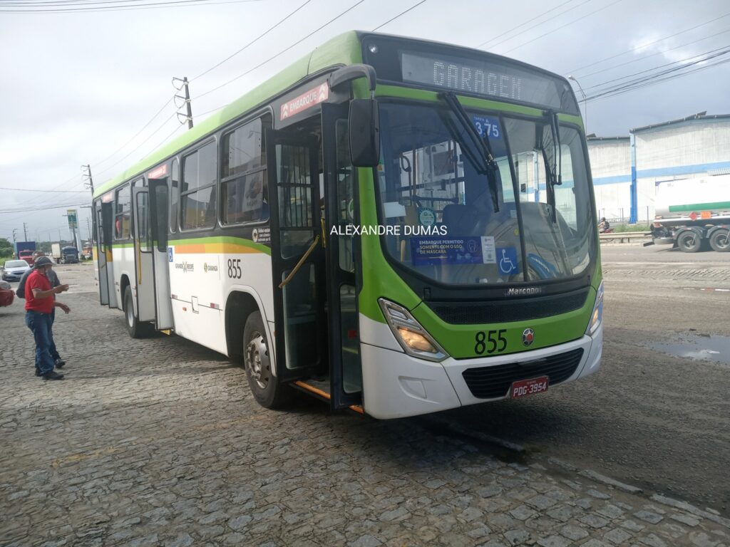 Reviravolta: Ônibus que haviam sido transferidos para a empresa Guanabara voltam para o Recife 2 171051780 892435088206315 140539774240830061 n