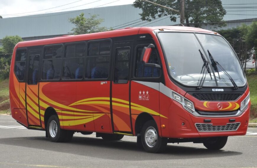 Mercedes-Benz e Caio lançam micro-ônibus urbano para o Chile