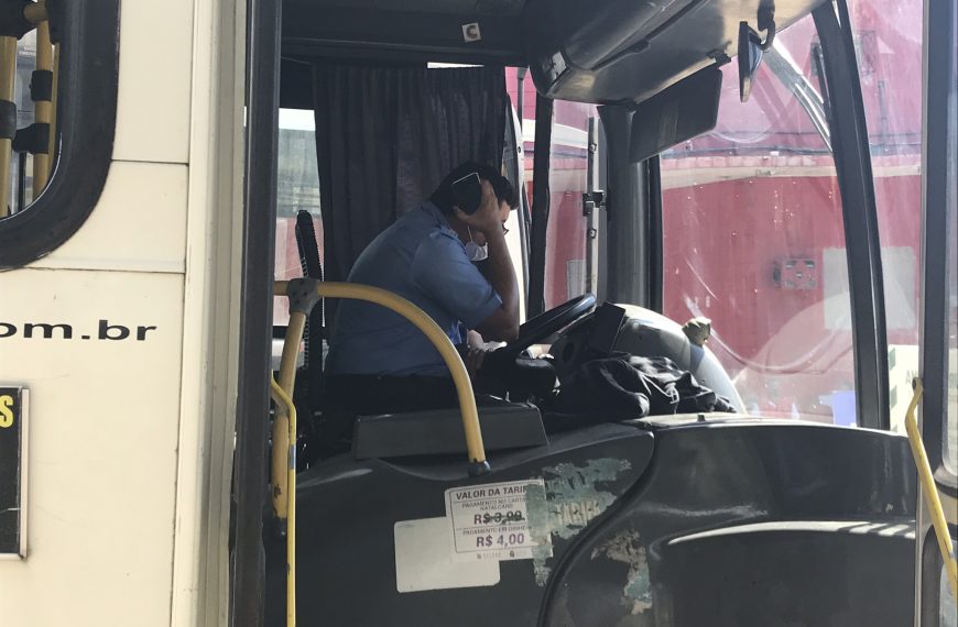 Bolsonaro edita MP para retomar corte de jornada e salários na pandemia