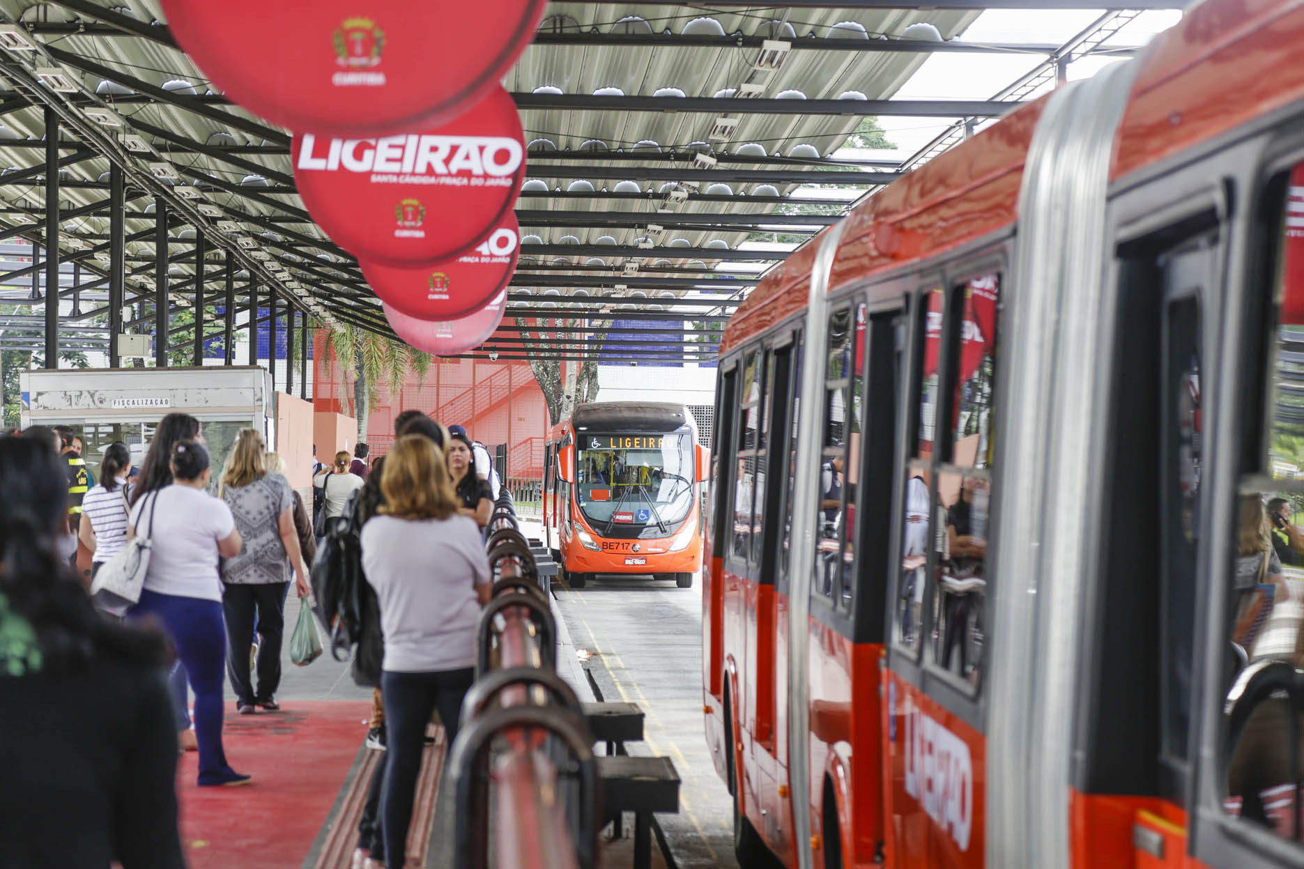 No Brasil, ida aos locais de trabalho é maior do que no exterior