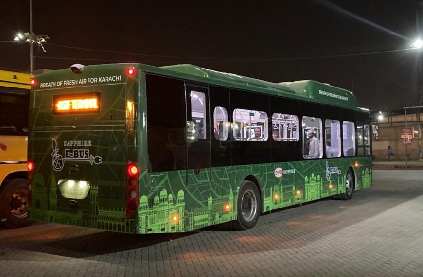 BYD lança o primeiro ônibus 100% elétrico no Paquistão