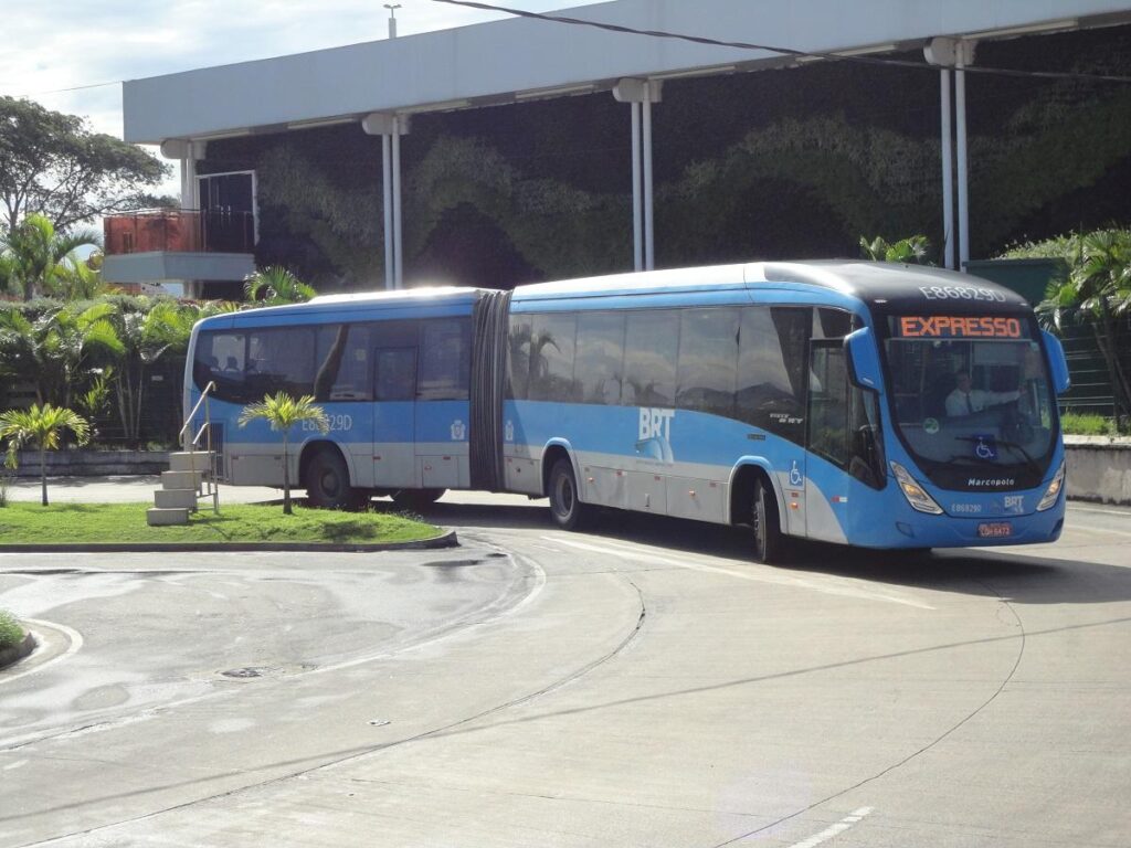 em meio ao fogo cruzado 1617973417