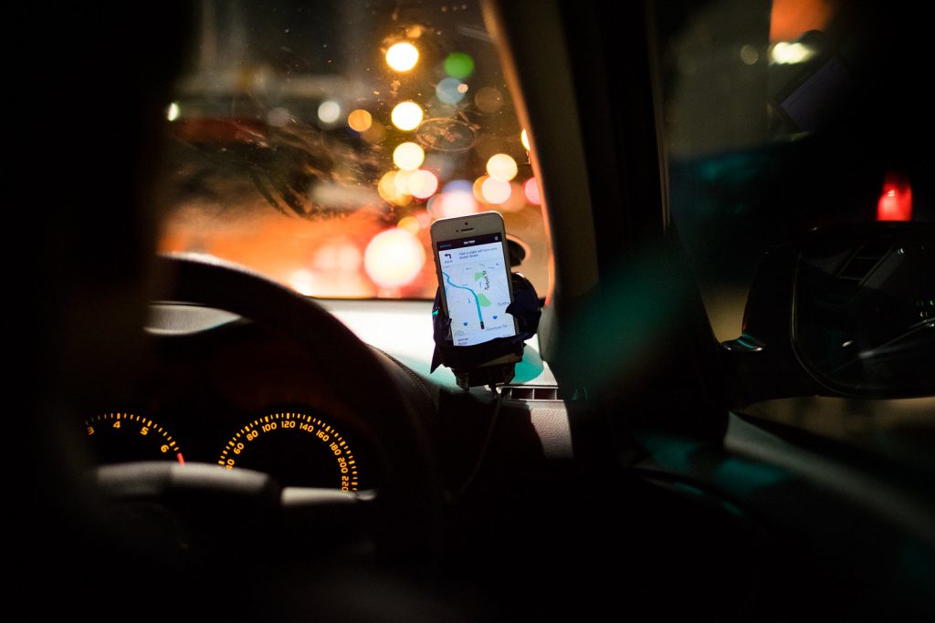 Rio de Janeiro: Vereador entra na Justiça contra decreto de Eduardo Paes para taxar apps de transporte 2 noeltock on Visual Hunt