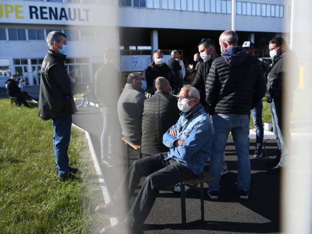 Operários da Renault, na França, colocam chefia no cativeiro 8 1619658590210