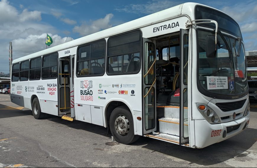 Semtas e Busão solidário realizam entrega de cestas básicas em instituições filantrópicas