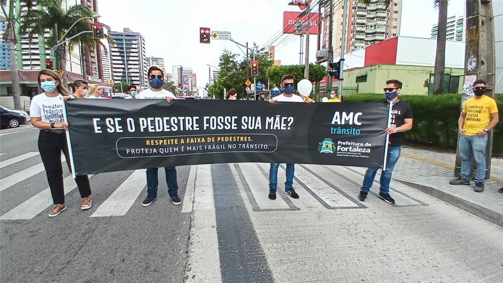 faixa divulga acao de reducao de velocidade no transito1