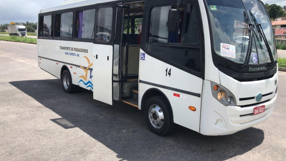 Homens armados rendem motorista de ônibus e fazem arrastão Grande Natal 1 whatsapp image 2021 05 11 G1 RN