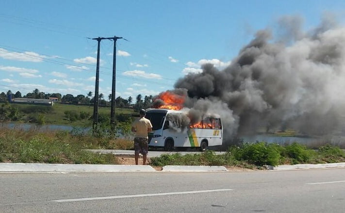Negado pedido para que Estado indenize motorista que teve ônibus incendiado por presidiários 8 181467