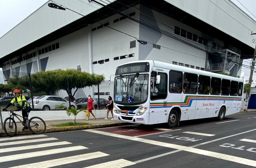 Natal quer implantar fiscalização eletrônica para evitar carros em faixas de ciclistas