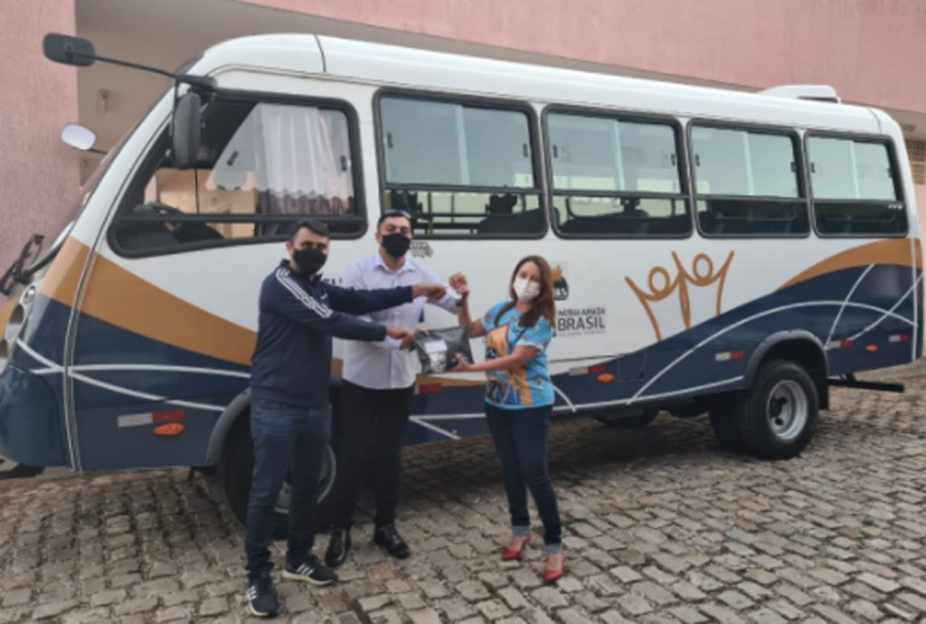 Mossoró recebe micro-ônibus adaptado para pessoas com deficiência física 9 gsufg3 Mossoro