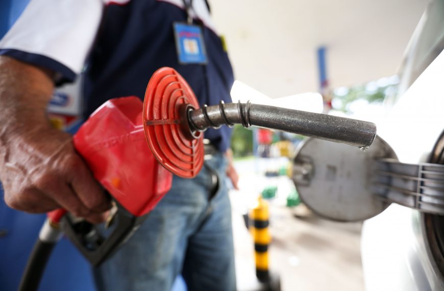 Preço médio da gasolina no RN é terceiro mais alto do Nordeste