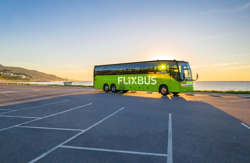 FlixBus registra crescimento expressivo no Natal e amplia rotas na Europa