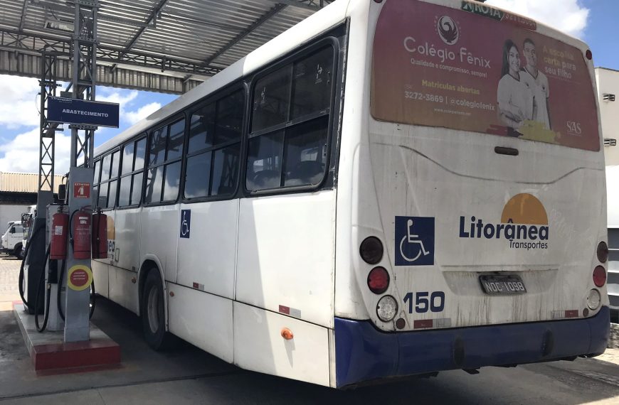 Bolsonaro diz que que pode zerar impostos sobre diesel com R$ 15 bilhões de subsídios para compensar perdas da PIS/Cofins