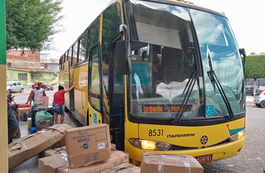 Sem passageiros, ônibus lucram mais com transporte de carga