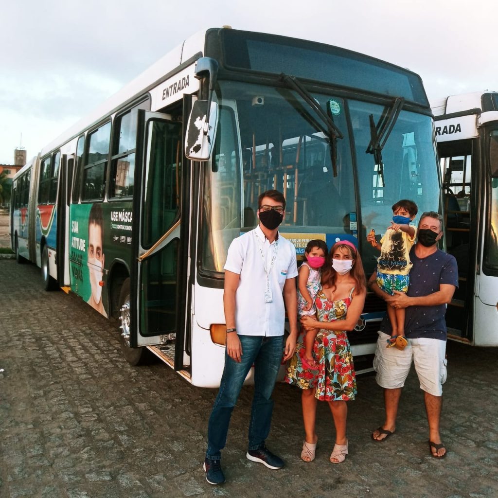 PB: Unitrans abre sua garagem e realiza sonho de garoto que é apaixonado por ônibus de conhecer um veículo articulado 2 Divulgacao News Comunicacao